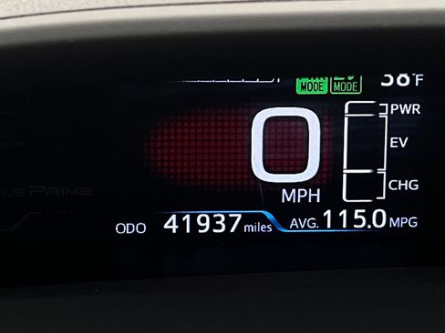 Used 2017 Toyota Prius Prime Premium image 19