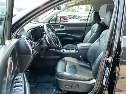 Certified 2023 Kia Sorento EX AWD/4WD image 11
