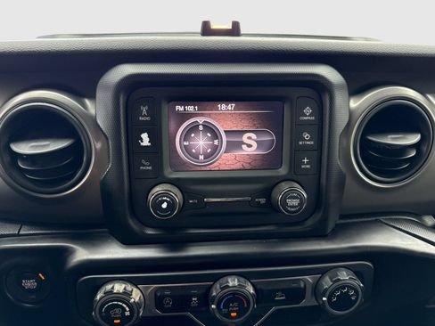 Used 2021 Jeep Wrangler Unlimited Sport AWD/4WD image 25
