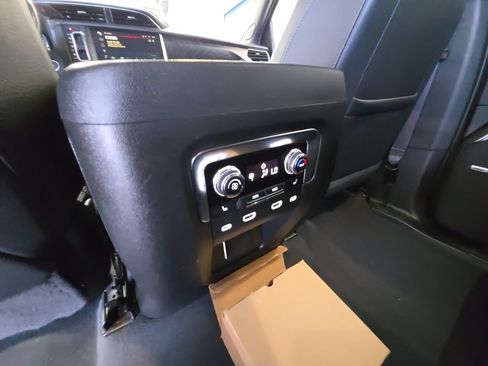 Certified 2024 GMC Yukon XL Denali w/ Denali Reserve Package AWD/4WD image 28