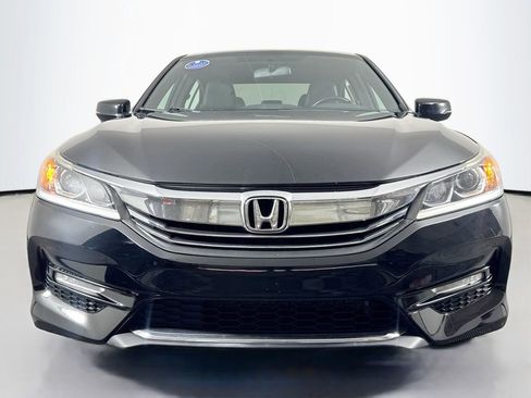 Used 2017 Honda Accord Sport image 2