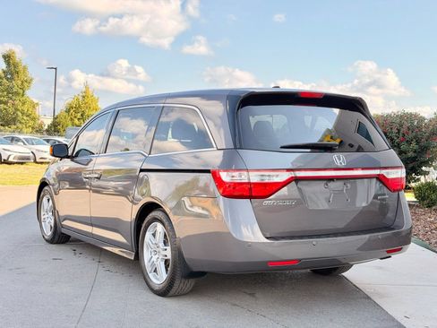 Used 2013 Honda Odyssey Touring Elite image 10