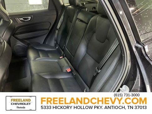 Used 2023 Volvo XC60 B5 Plus image 27