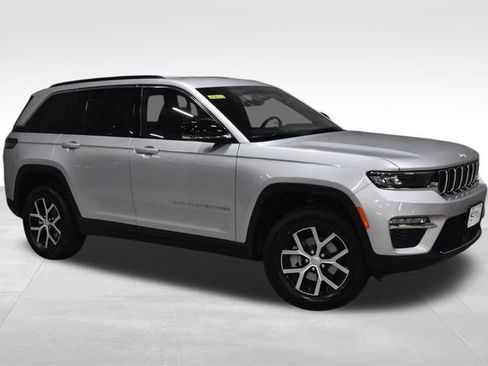 New 2025 Jeep Grand Cherokee Limited image 4