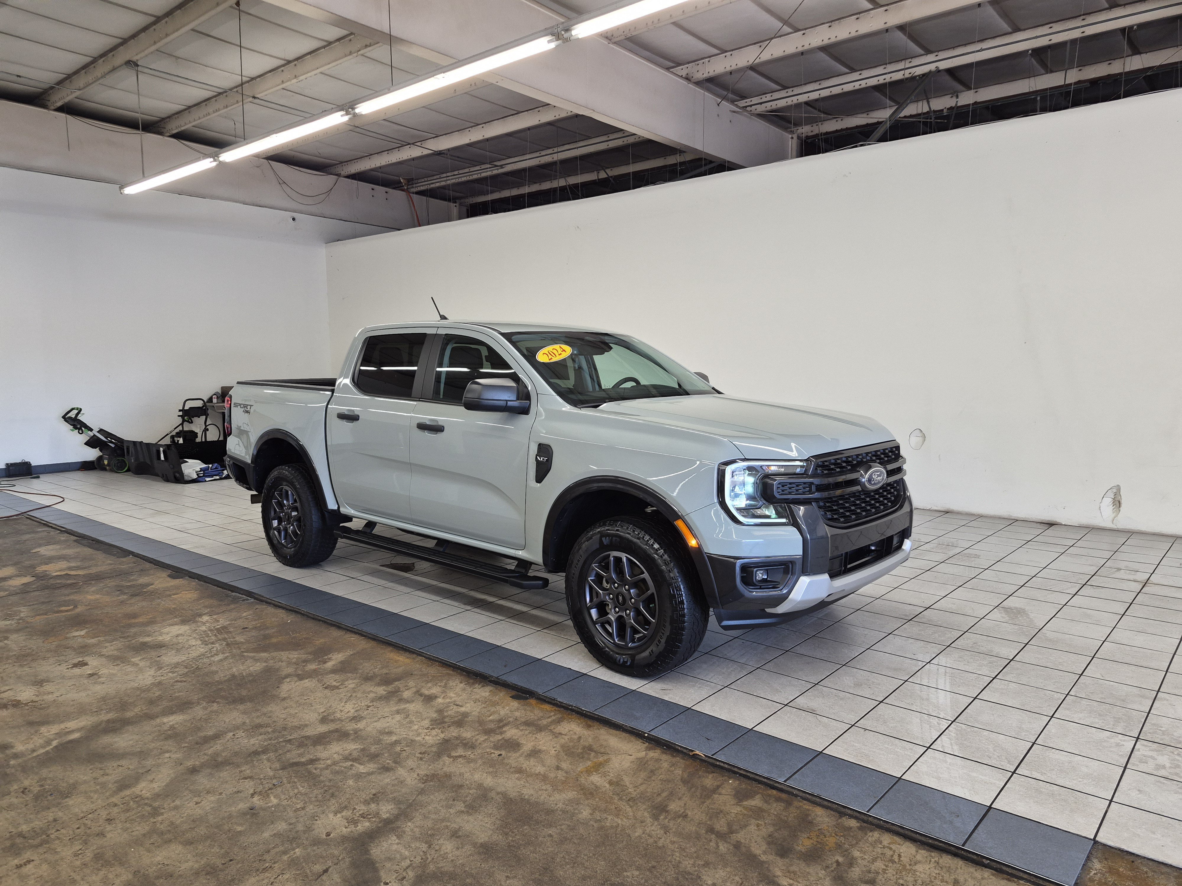 Used 2024 Ford Ranger XLT w/ Equipment Group 301A High AWD/4WD image 3