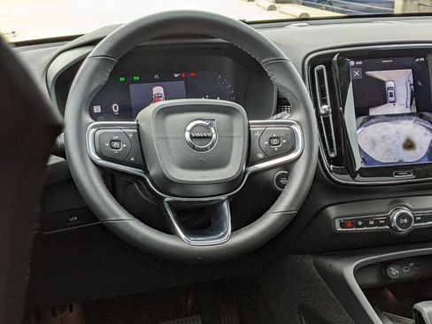 Certified 2025 Volvo XC40 B5 Plus image 14