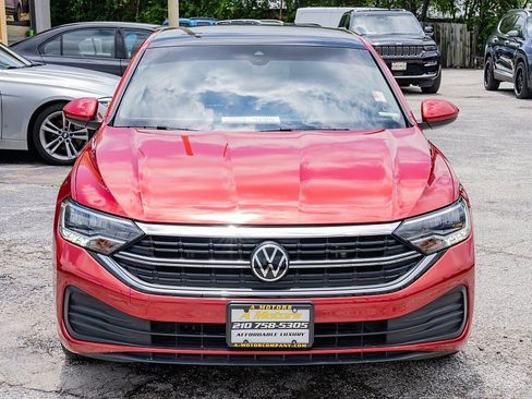 Used 2022 Volkswagen Jetta SE FWD image 2