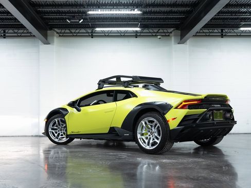 Used 2024 Lamborghini Huracan Sterrato image 11