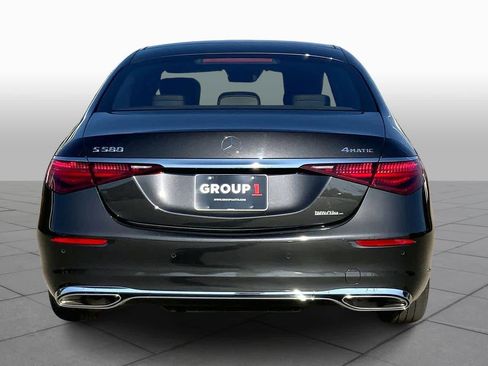 Used 2022 Mercedes-Benz S 580 4MATIC Sedan image 3