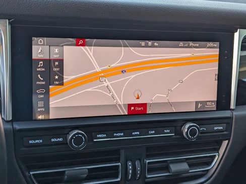 Certified 2020 Porsche Macan image 13