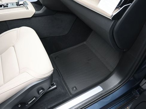 New 2026 Volvo XC90 B6 Plus w/ Protection Package Premier image 28