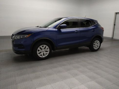 Used 2020 Nissan Rogue Sport S image 2
