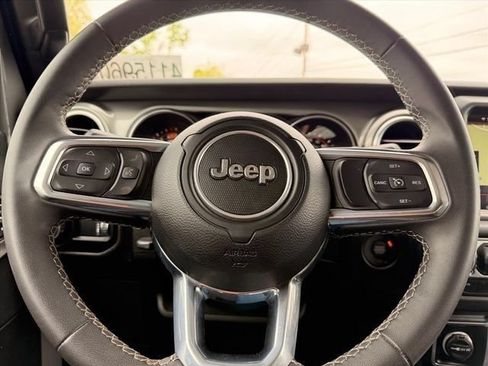 Used 2023 Jeep Wrangler Unlimited Sahara AWD/4WD image 18