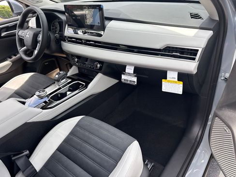New 2026 Mitsubishi Outlander SE FWD image 31