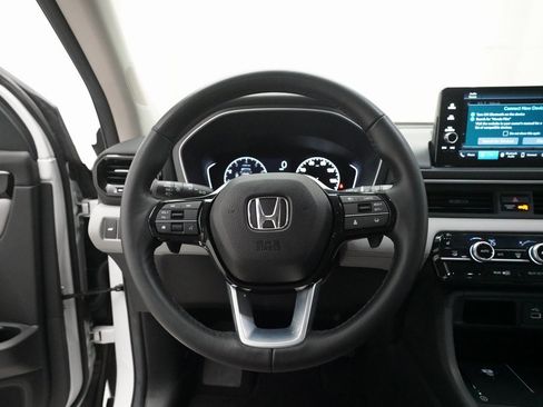 Certified 2024 Honda Pilot EX-L image 4