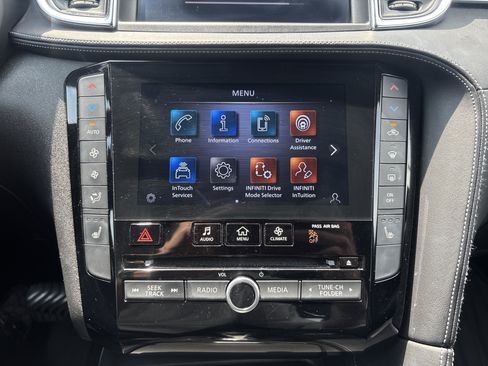 Used 2021 INFINITI QX50 Luxe w/ Appearance Package AWD/4WD image 18