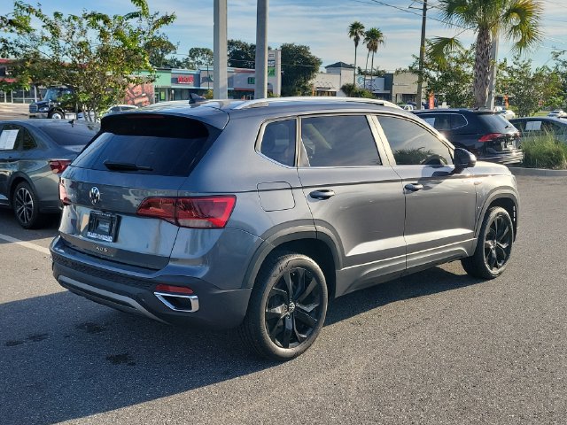 Certified 2024 Volkswagen Taos SE w/ Panoramic Sunroof Package FWD image 4
