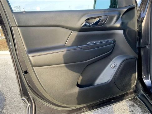 Used 2017 GMC Acadia SLE w/ Driver Alert Package I image 19