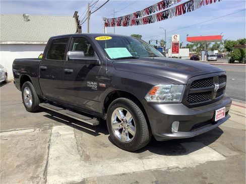 Used 2019 RAM 1500 Express w/ Express Value Package RWD image 4