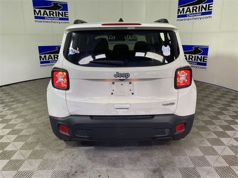 Used 2021 Jeep Renegade Latitude image 16