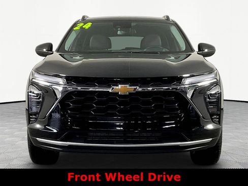 Used 2024 Chevrolet Trax LT w/ Driver Confidence Package FWD image 2