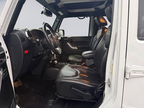 Used 2017 Jeep Wrangler Unlimited Rubicon image 10