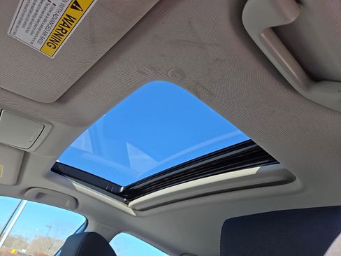 Used 2018 Honda Accord EX image 16