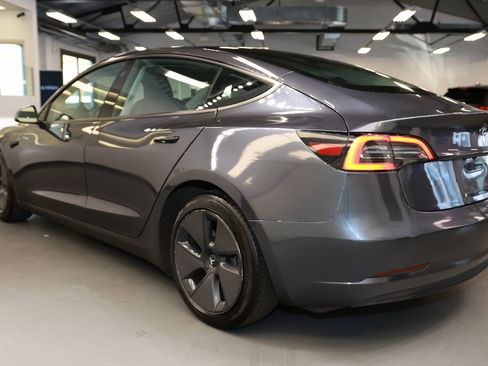 Used 2023 Tesla Model 3 Standard Range image 5