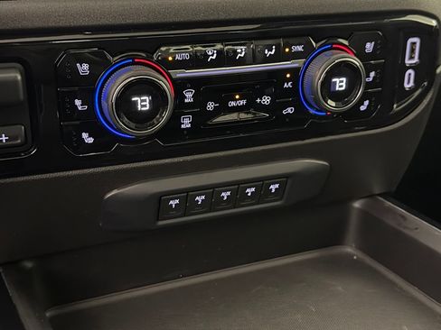 Used 2025 Chevrolet Silverado 2500 ZR2 w/ Technology Package AWD/4WD image 19