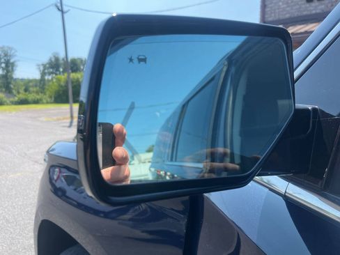 Used 2019 Chevrolet Suburban LT AWD/4WD image 15