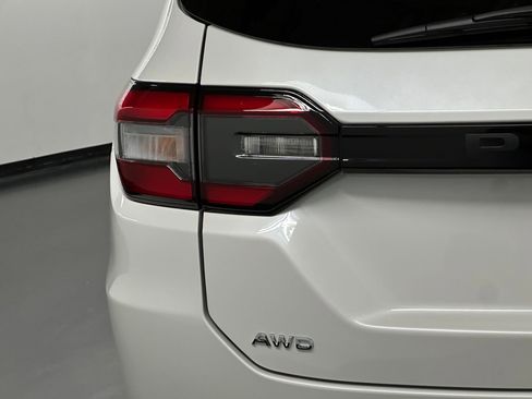 New 2025 Honda Pilot Touring image 13