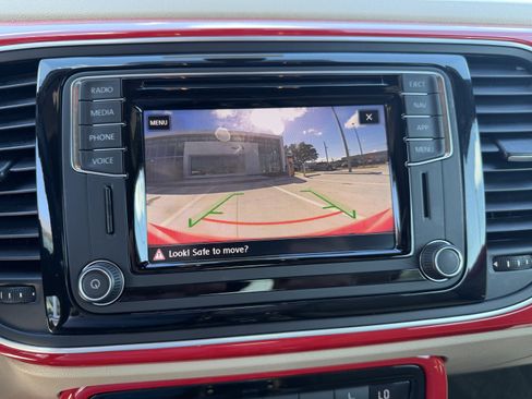 Used 2019 Volkswagen Beetle 2.0T SE w/ SE Premium Package image 19