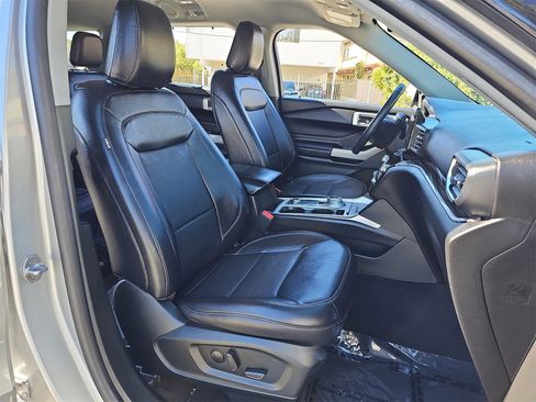 Used 2023 Ford Explorer Limited image 10