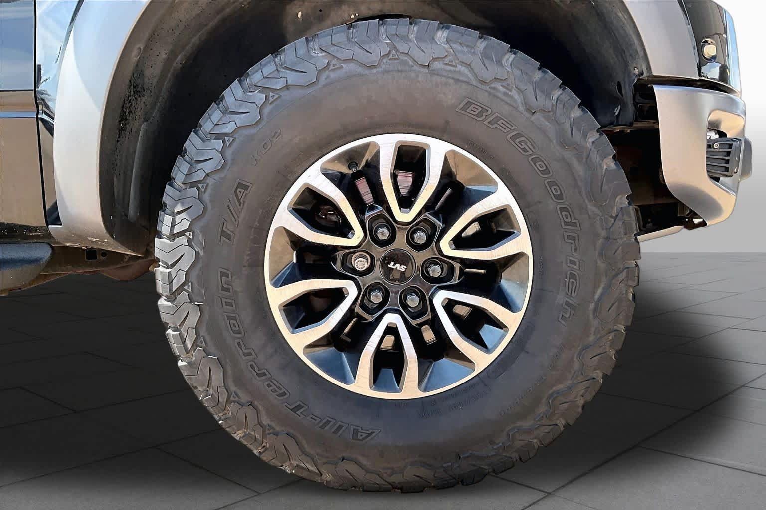 Used 2014 Ford F150 Raptor w/ Equipment Group 801A Luxury AWD/4WD image 10