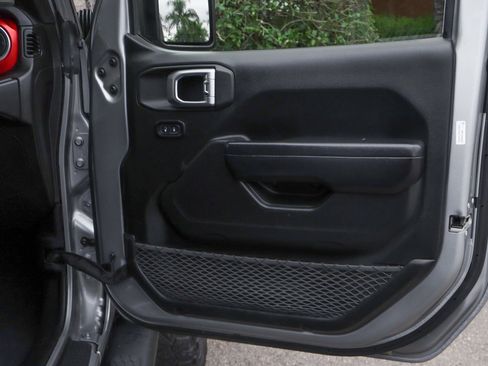 Used 2018 Jeep Wrangler Unlimited Rubicon image 46