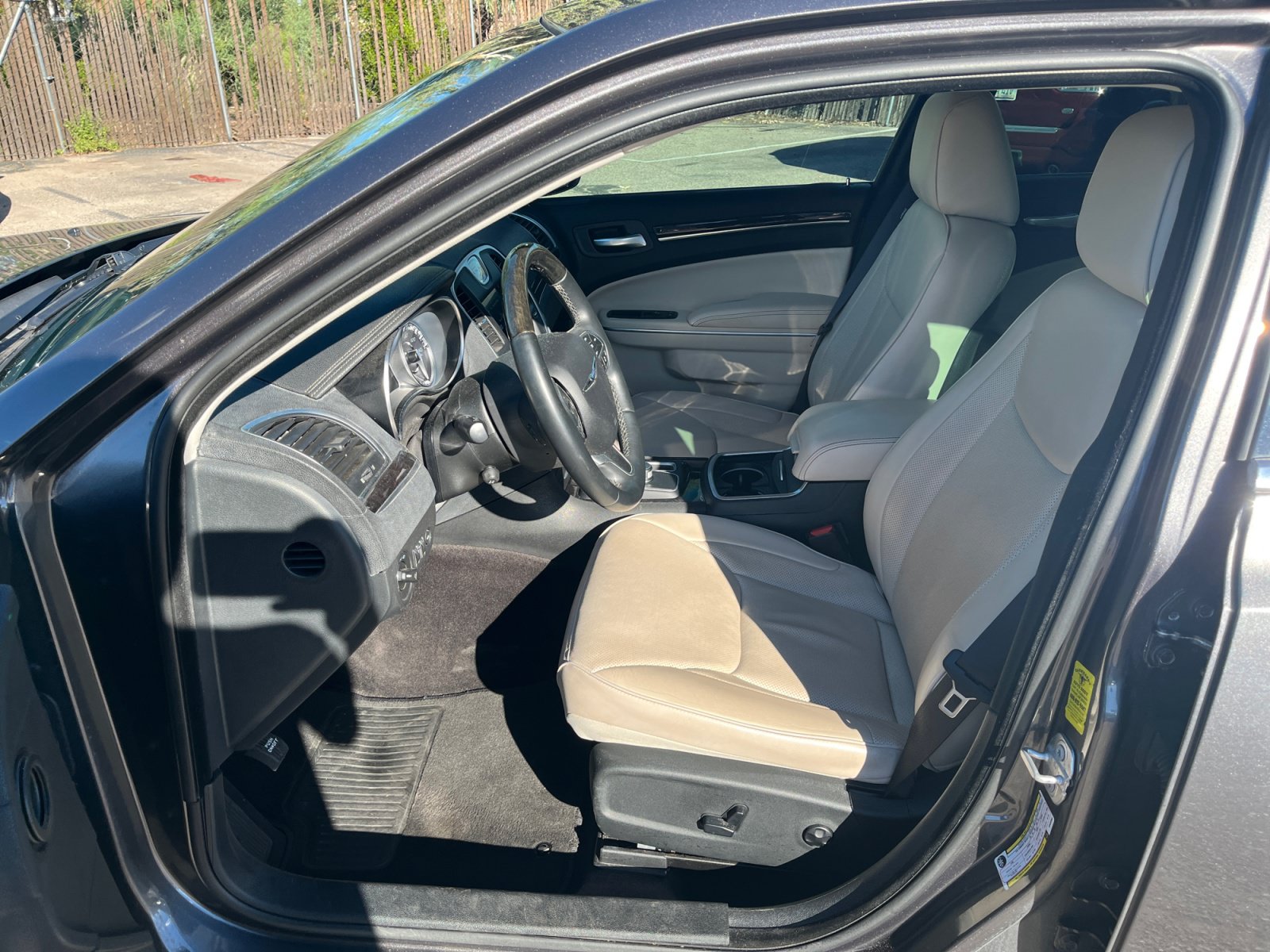 Used 2019 Chrysler 300 Limited w/ Safetytec Plus Group RWD image 14