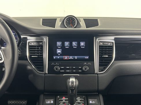 Certified 2018 Porsche Macan S AWD/4WD image 19