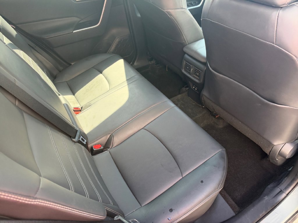 Used 2020 Toyota RAV4 XLE Premium FWD image 17