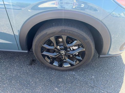 Used 2024 Honda HR-V Sport image 9