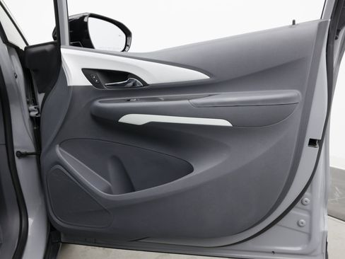 Used 2021 Chevrolet Bolt LT FWD image 39