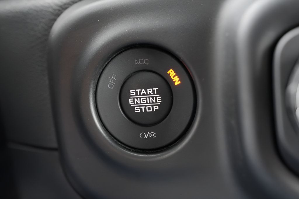 Used 2023 Jeep Wrangler Unlimited Sahara w/ Cold Weather Group AWD/4WD image 29