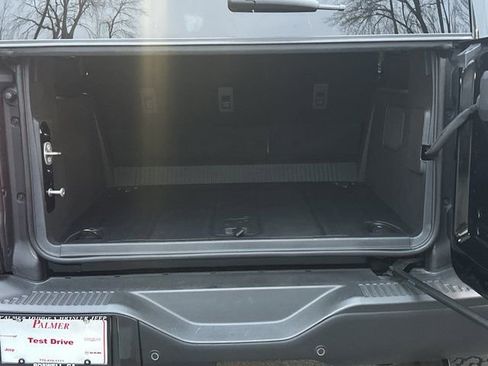 Used 2025 Ford Bronco Badlands image 23