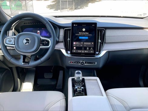 New 2026 Volvo XC90 B6 Plus w/ Protection Package Premier image 9