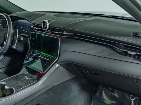 Used 2025 Maserati Grecale Modena image 28