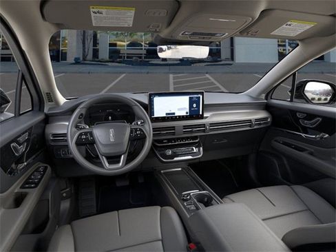 New 2026 Lincoln Corsair Premiere image 9