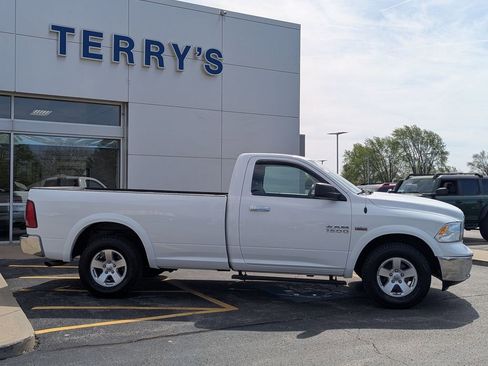 Used 2018 RAM 1500 Classic SLT AWD/4WD image 2