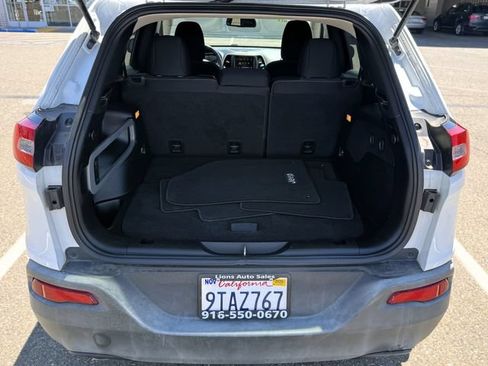 Used 2015 Jeep Cherokee Latitude FWD image 10