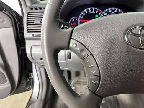 Used 2006 Toyota Camry XLE FWD image 29