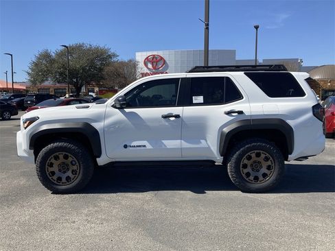 New 2026 Toyota 4Runner Trailhunter image 8