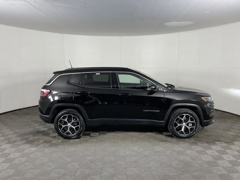Used 2024 Jeep Compass Limited image 5